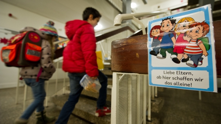 Gut gemeint, aber... Helikopter-Eltern machen ihren Kindern das Leben schwer.