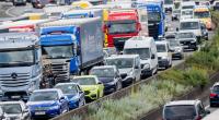 Wer am letzten Juli-Wochenende auf Deutschlands Autobahnen unterwegs ist, braucht Nerven wie Drahtseile: Der ADAC warnt vor einem der heftigsten Stau-Wochenenden der Feriensaison.