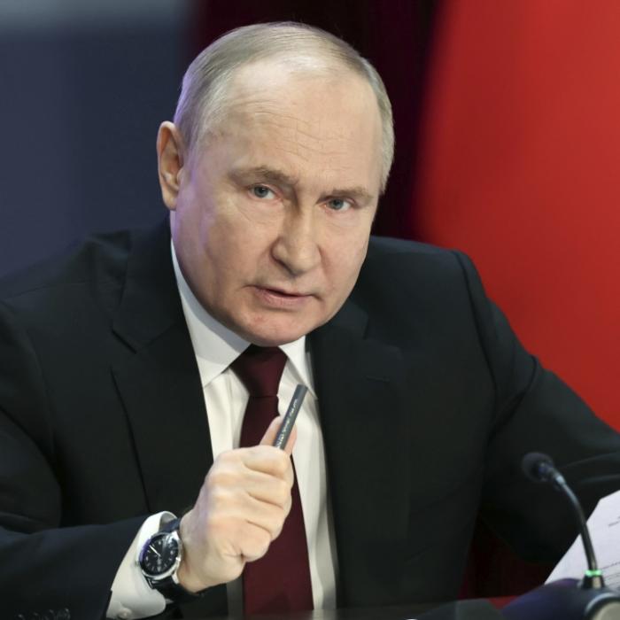 Explosion im Video - Ukraine trifft Putin-Fliegerschule