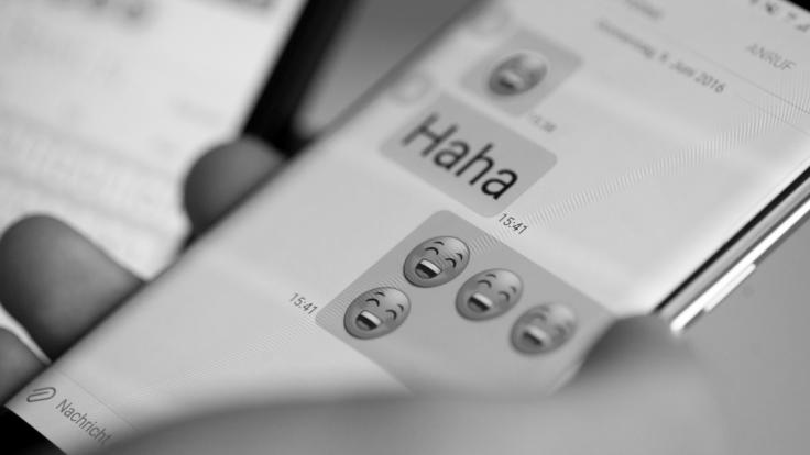 Sind unsere Smartphone-Displays bald schwarz-weiß?