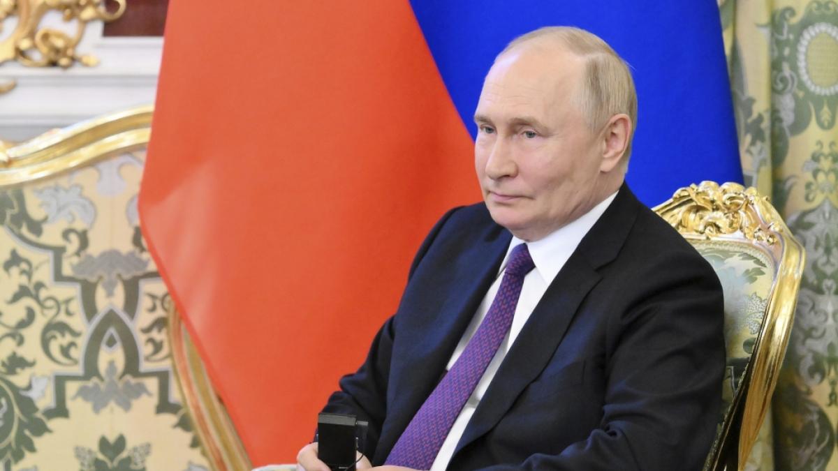 Wladimir Putins Soldaten sollen russische Zivilisten mit ihren Panzern &uuml;berfahren haben. (Foto)
