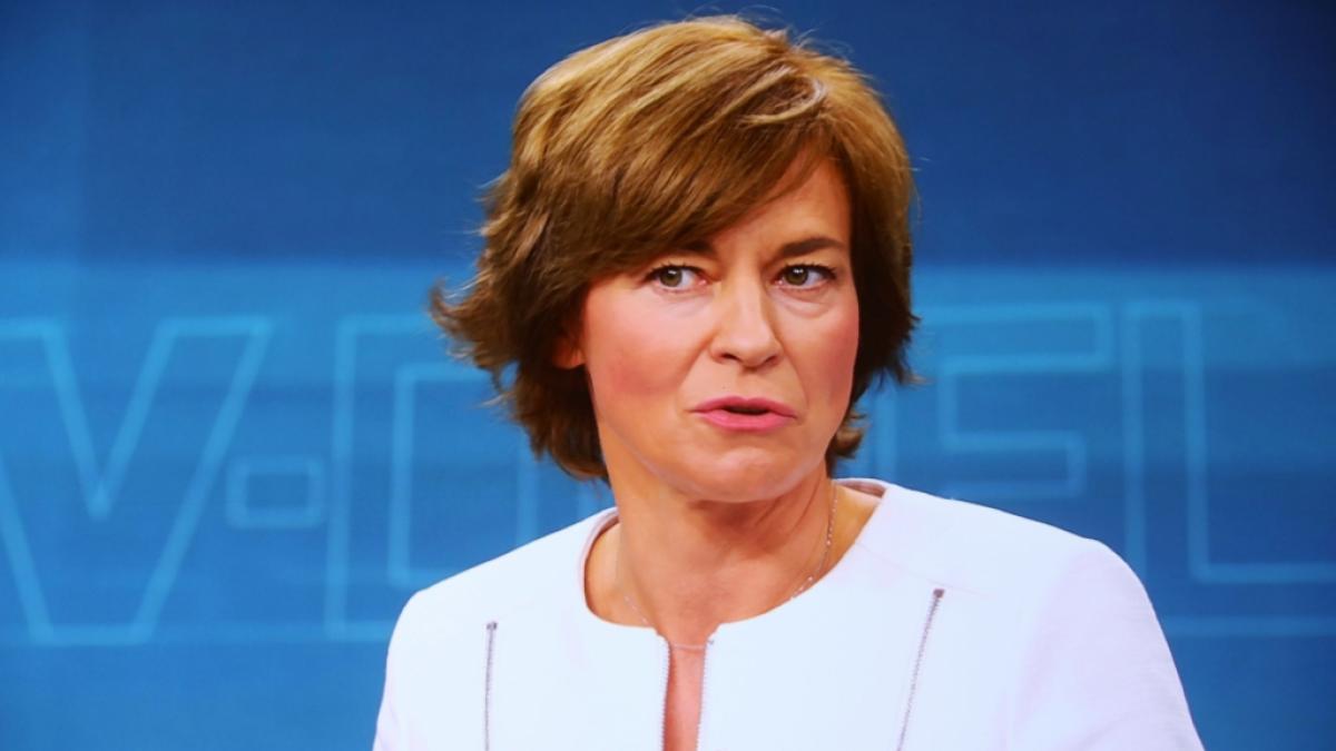 Maybrit Illner debattiert am 11. November mit ihren geladenen G&auml;sten im TV-Studio. (Foto)