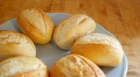 Aldi ruft derzeit Aufbackbrötchen zurück.