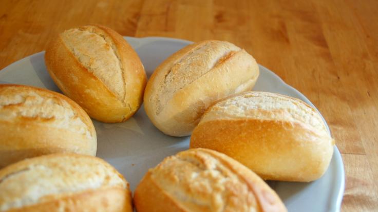 Aldi ruft derzeit Aufbackbrötchen zurück.