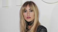 Schauspielerin Suki Waterhouse überraschte bei den Emmys 2024 mit einem runden Schwangerschaftsbauch.