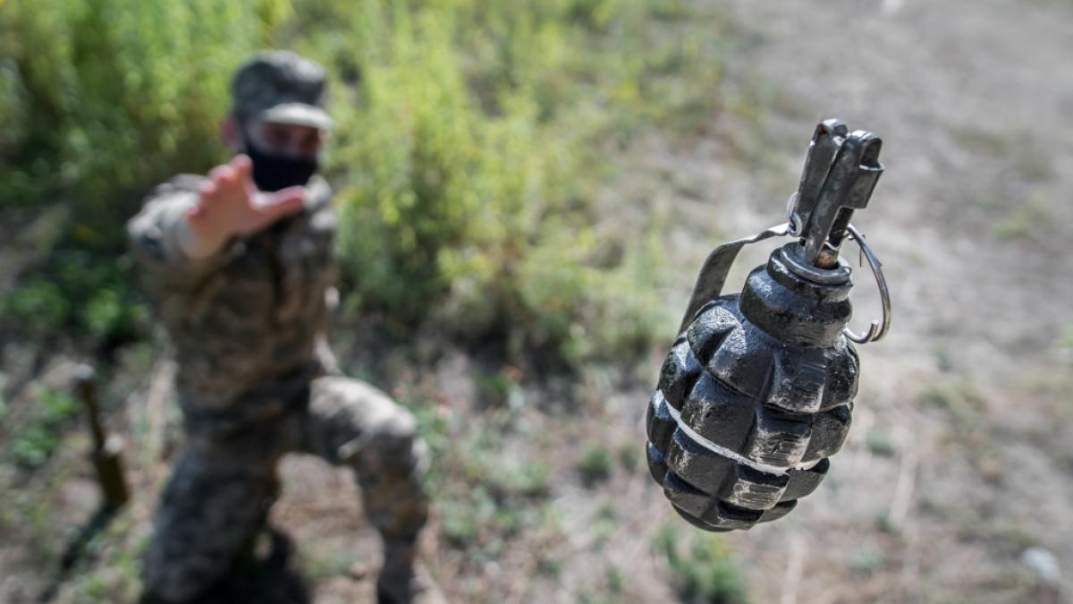 Ein russischer Unteroffizier soll versehentlich drei Kameraden durch eine Handgranate get&ouml;tet haben. (Symbolfoto) (Foto)