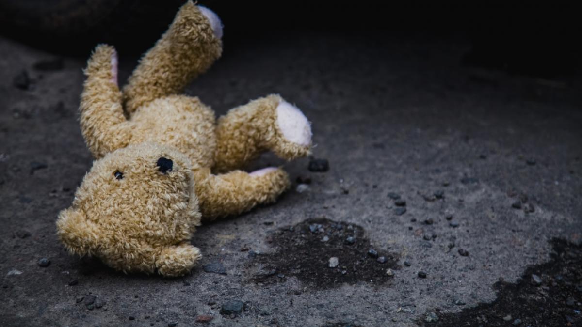 Ein kleiner Junge (3) aus den USA wurde so schwer misshandelt, dass er starb - jetzt muss sich seine Mutter wegen Mordes vor Gericht verantworten (Symbolbild). (Foto)