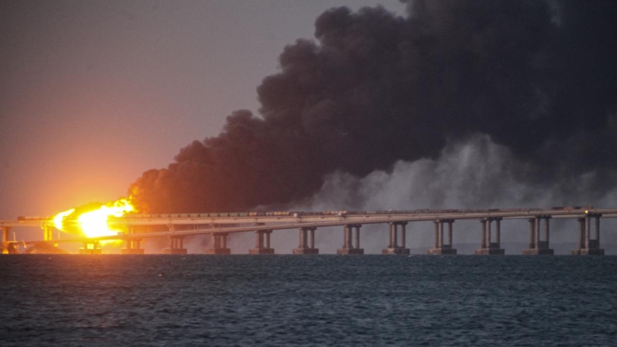 Ist Russland selbst f&uuml;r die Explosion auf der Krim-Br&uuml;cke verantwortlich? (Foto)