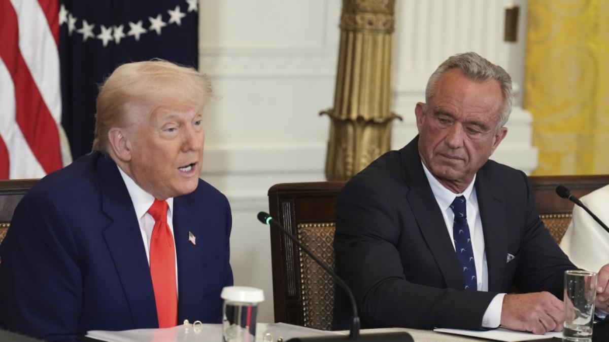 Ein gef&auml;hrliches Duo? US-Pr&auml;sident Donald Trump (li.) und&nbsp;r US-Minister f&uuml;r Gesundheit und Soziales, Robert F. Kennedy Jr.. (Foto)