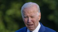 Joe Biden ist auf der Bühne gestürzt.