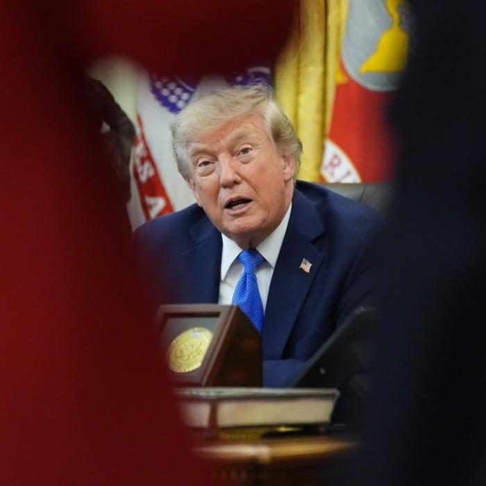 Wirbel um Alien-Bild, E-Autos und Propaganda-Video - US-Präsident sorgt für Aufreger