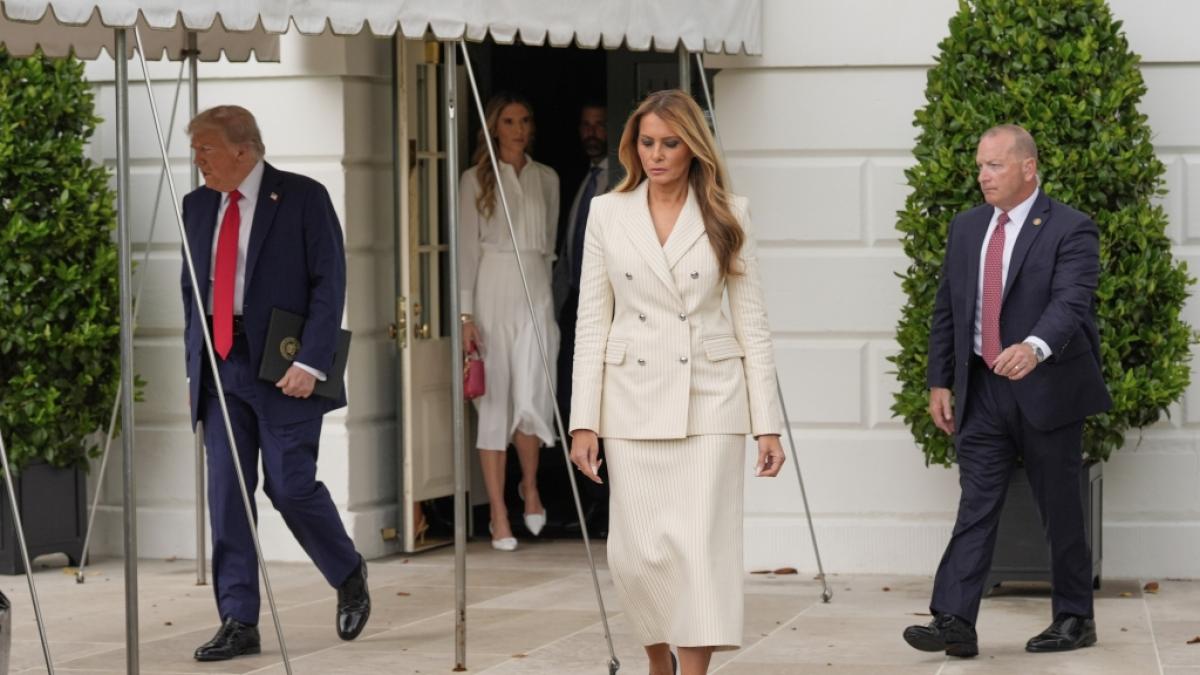 Melania Trump: Social Media spekuliert &uuml;ber angeblich falsche First Lady. (Foto)