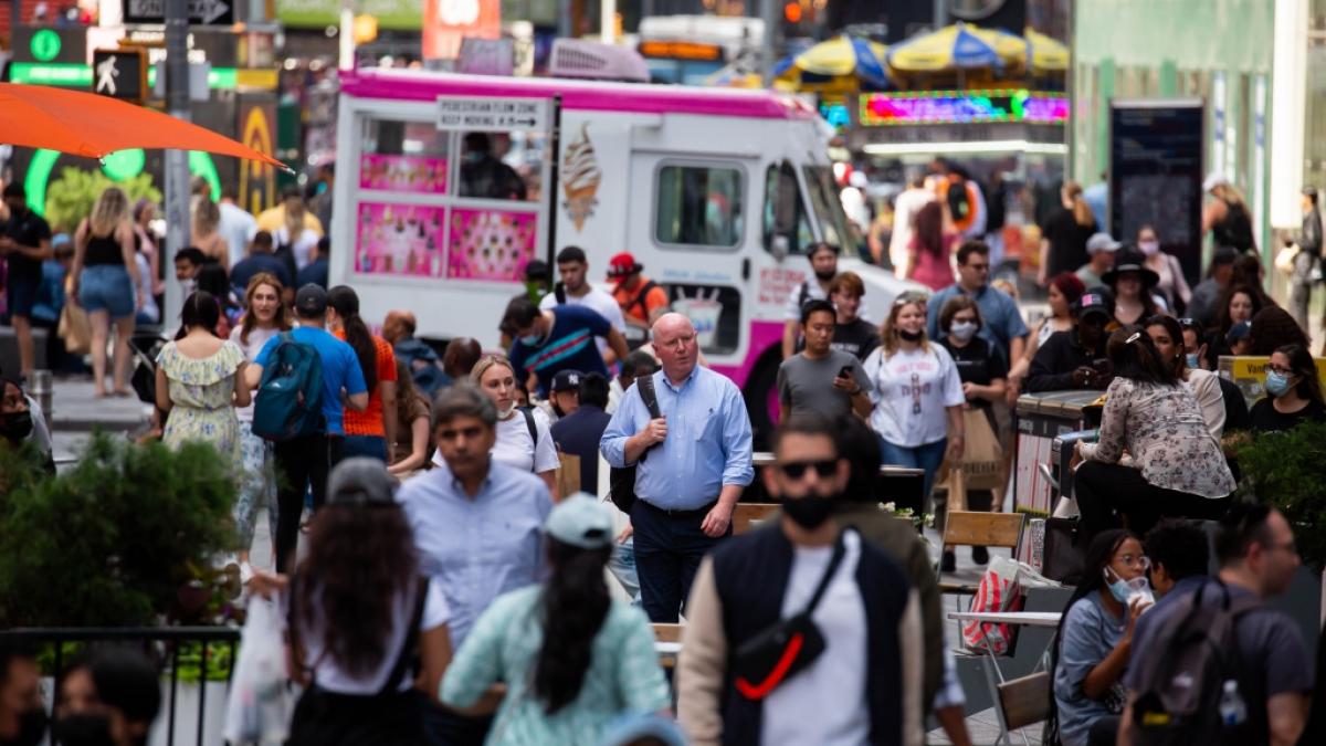 Innerhalb weniger Wochen gab es bei einer Schie&szlig;erei auf dem Times Square in New York erneut verletzte Passanten. (Foto)