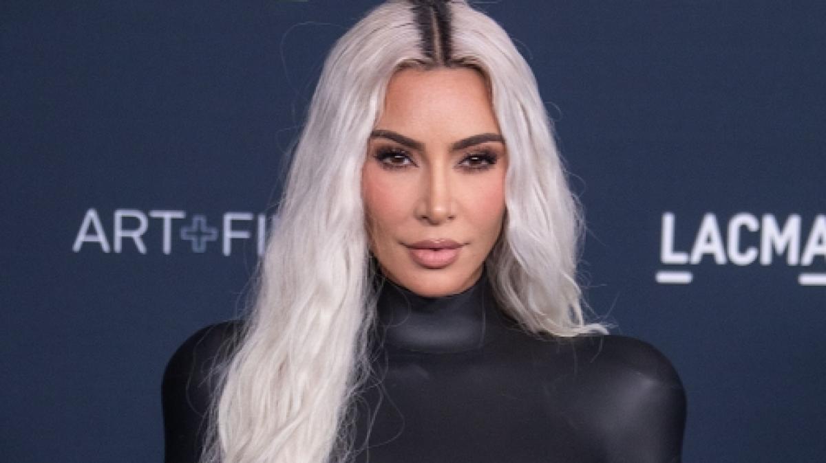 Kim Kardashian macht ihre Fans mit einem Mini-Bikini sprachlos. (Foto)