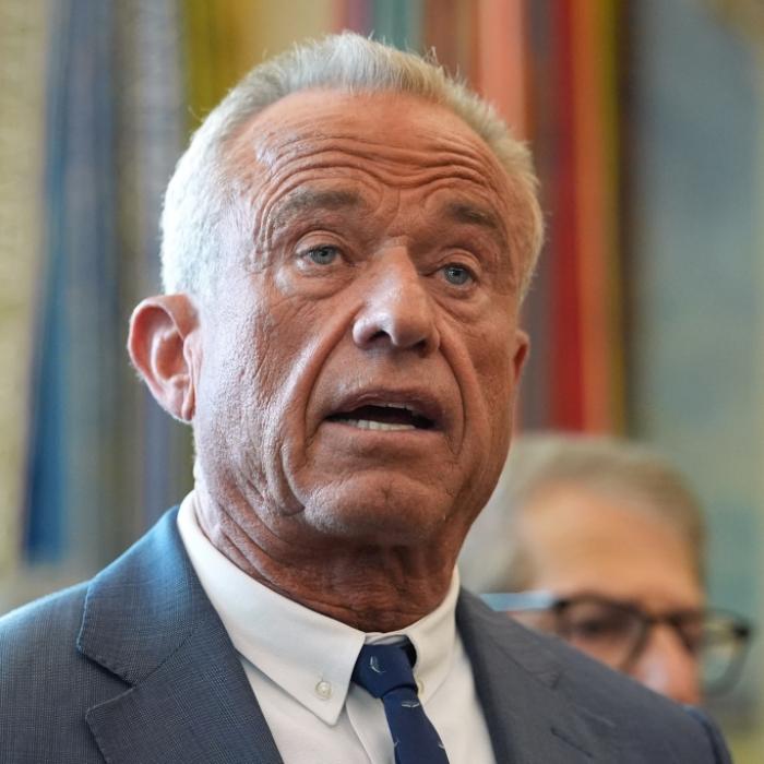 US-Gesundheitsminister eiskalt ignoriert - Trump verweigert Handschlag