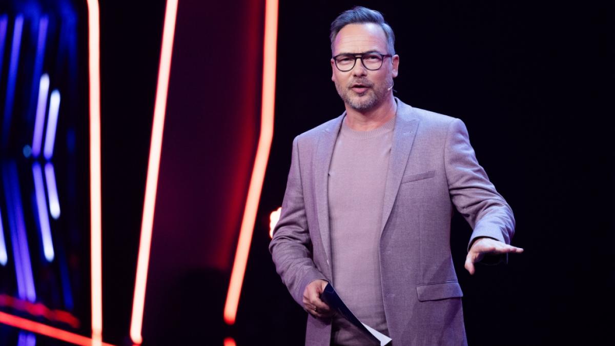 Matthias Opdenh&ouml;vel ist als Moderator aus ProSieben-Sendungen wie "The Masked Singer" nicht mehr wegzudenken. (Foto)