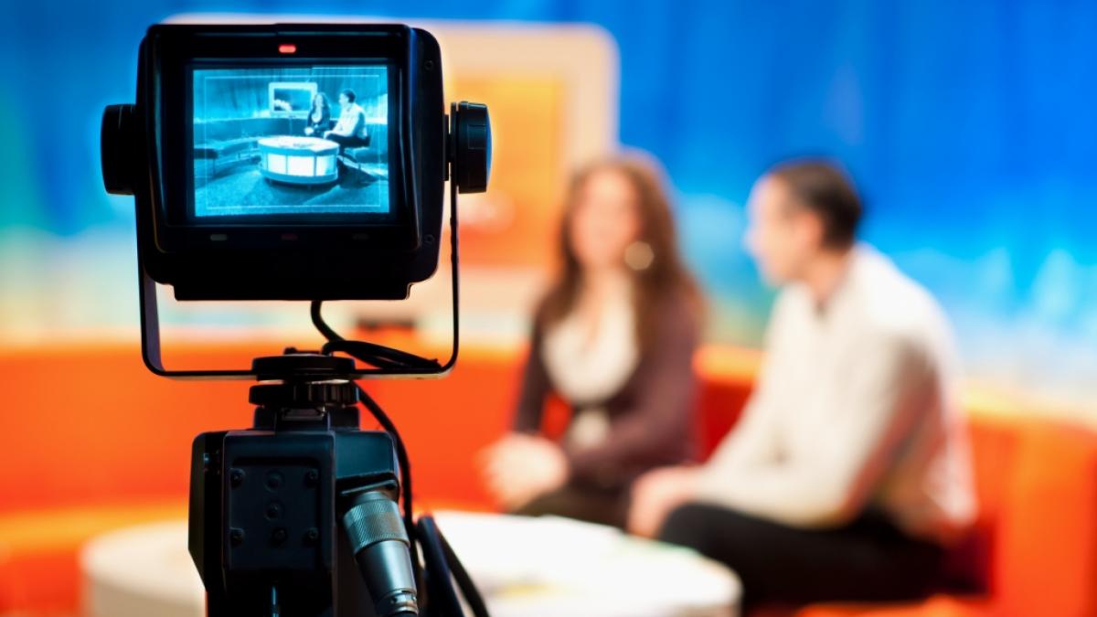 Ein ber&uuml;hmter Fr&uuml;hst&uuml;cksfernsehen-Moderator verlor jetzt wegen eines P&auml;dophilie-Skandals seinen Job. Jetzt reagieren seine Kollegen auf das Drama. (Symbolbild) (Foto)