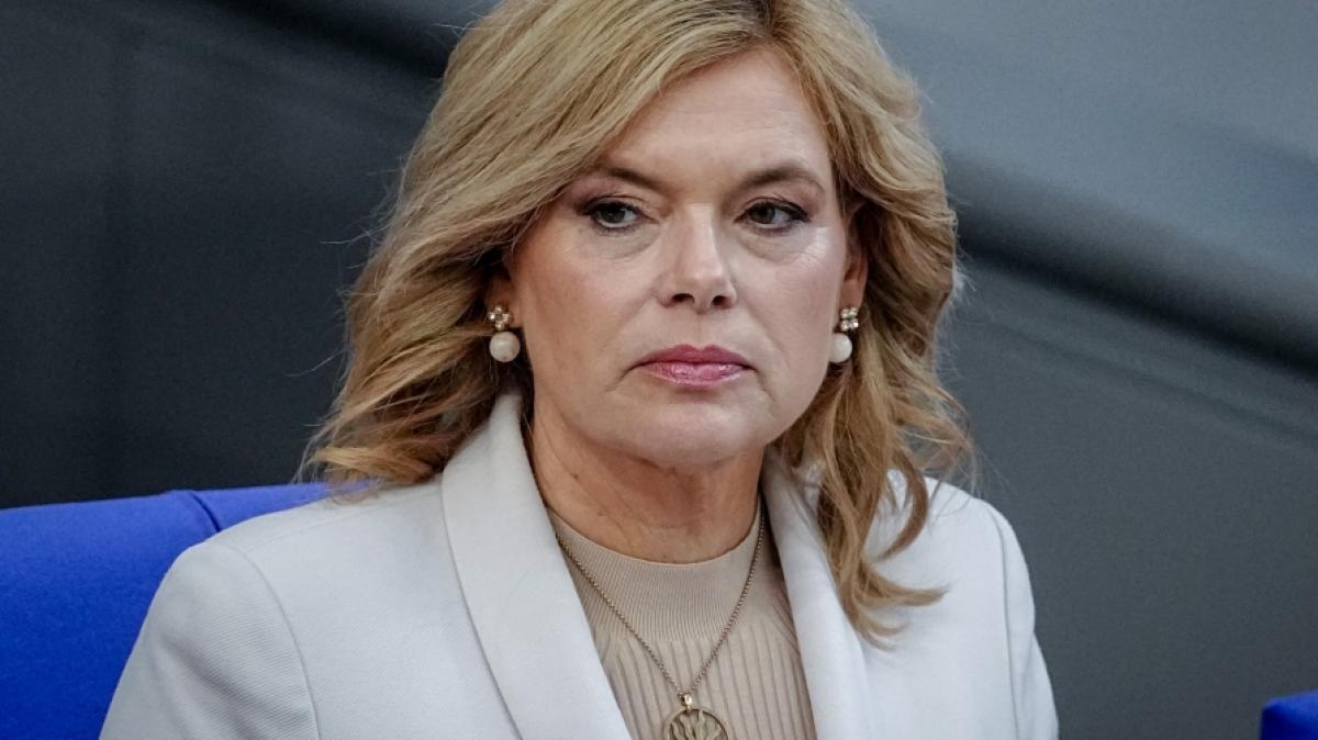 Julia Kl&ouml;ckner droht mit drastischen Ma&szlig;nahmen im Bundestag. (Foto)