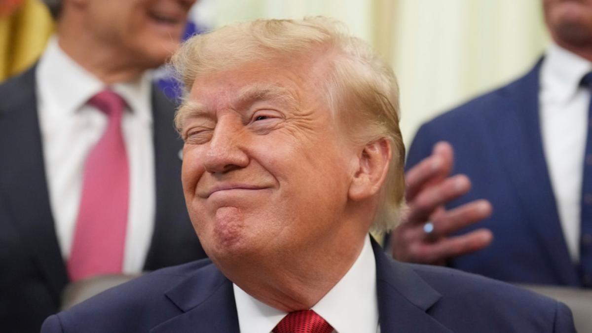 Donald Trump tobt sich im Wei&szlig;en Haus mit seinen Umbauprojekten aus - doch das Oval Office will der US-Pr&auml;sident wie einen Schatz h&uuml;ten und nicht antasten. (Foto)