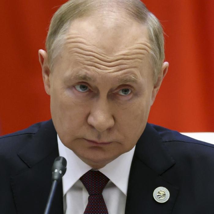 Schock-Video zeigt Hammer-Explosion! US-Rakete holt Putin-Jet vom Himmel