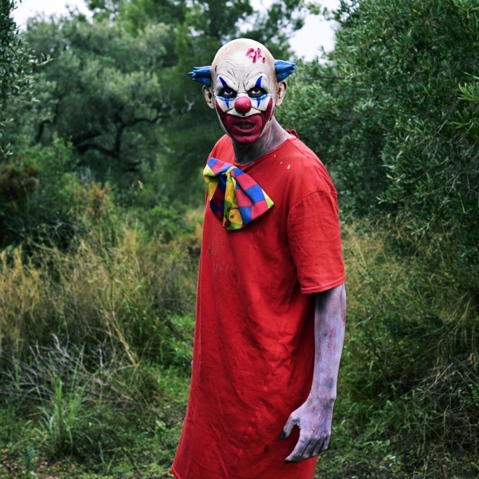 Im News-Ticker: Messer-Angriff! 14-Jähriger verletzt Horror-Clown