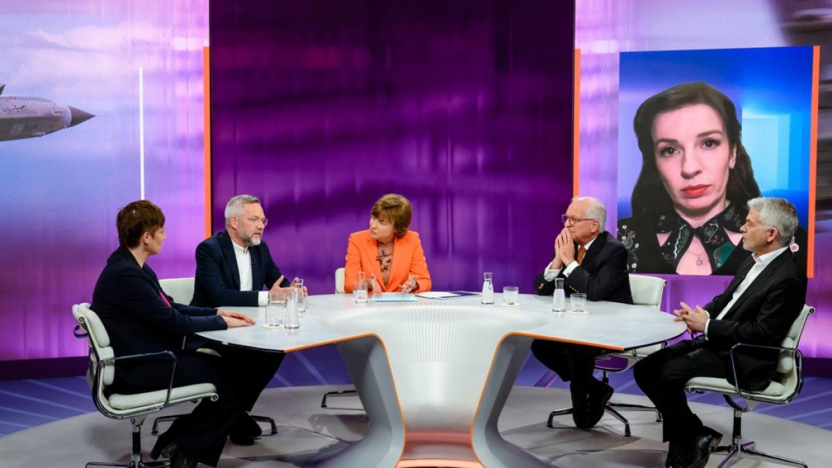 Maybrit Illner diskutierte mit ihren G&auml;sten am Donnerstag zum Thema "Putin droht, Europa zerstritten &ndash; Ukraine auf verlorenem Posten?". (Foto)