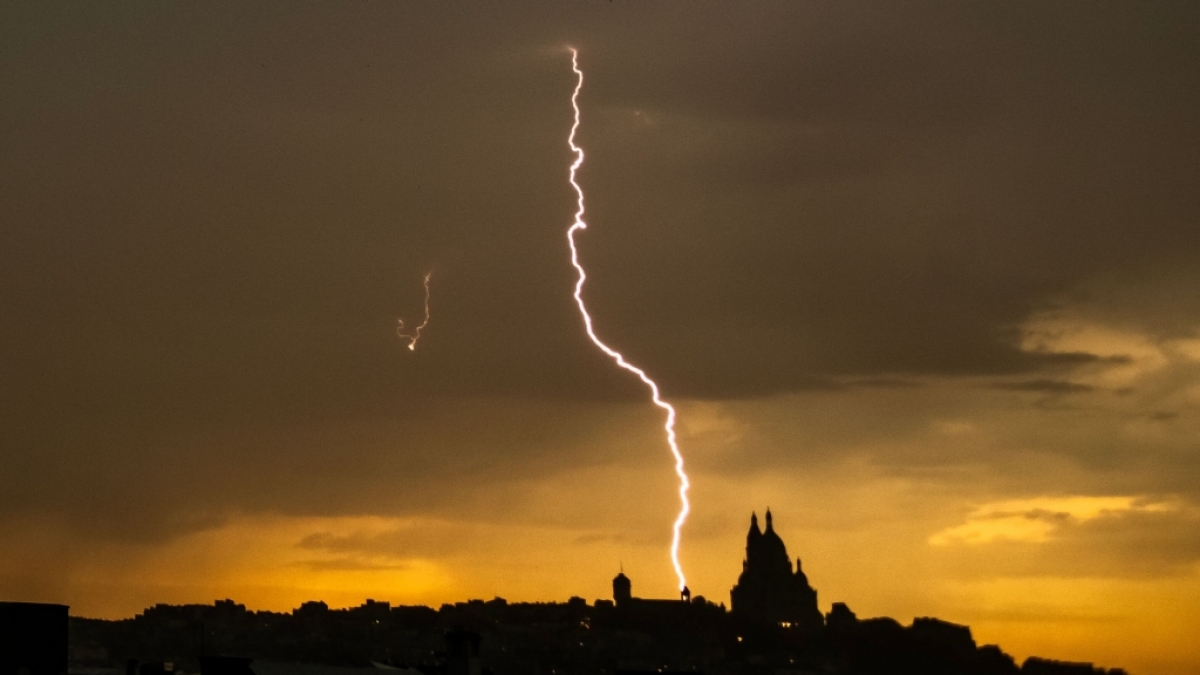 Der DWD hat eine Gewitter-Warnung herausgegeben (Symbolbild). (Foto)