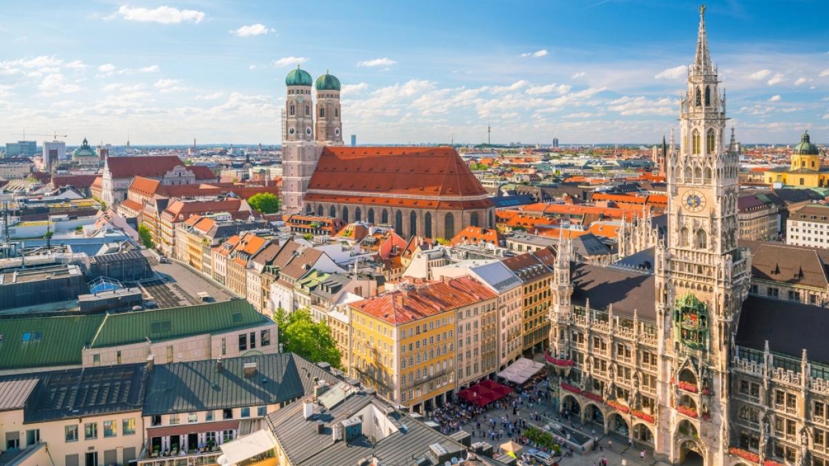 Der Marienplatz und die M&uuml;nchner Skyline.&nbsp;Aktuelle News aus und &uuml;ber M&uuml;nchen hier auf news.de. (Foto)