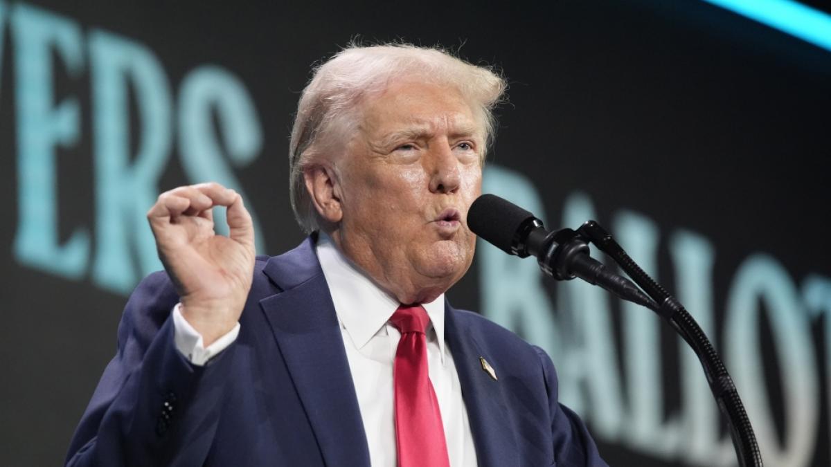 Donald Trump sorgte mit Aussagen bei einer Wahlkampfveranstaltung in Florida f&uuml;r Emp&ouml;rung. Deutete der Republikaner die Errichtung einer Diktatur an? (Foto)