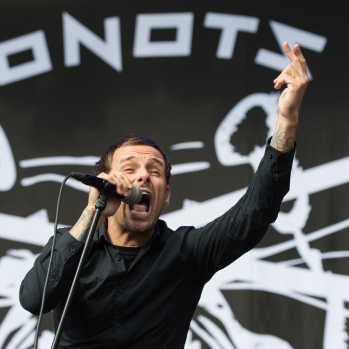 So lebt der Donots-Frontmann als Familienheld