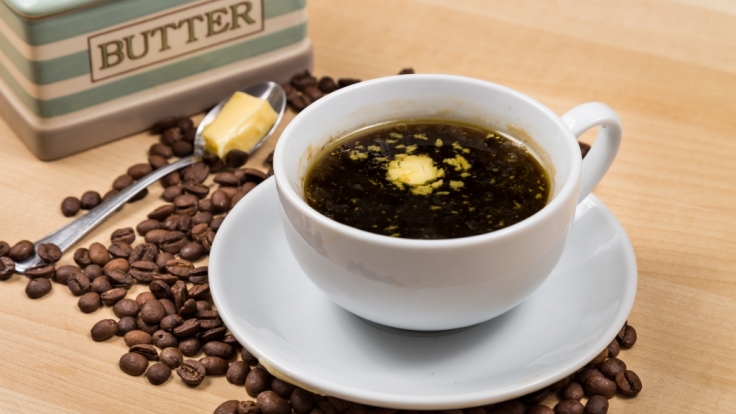Butter im Kaffee? Der Morgentrunk soll ein wahrer Energiespender sein!