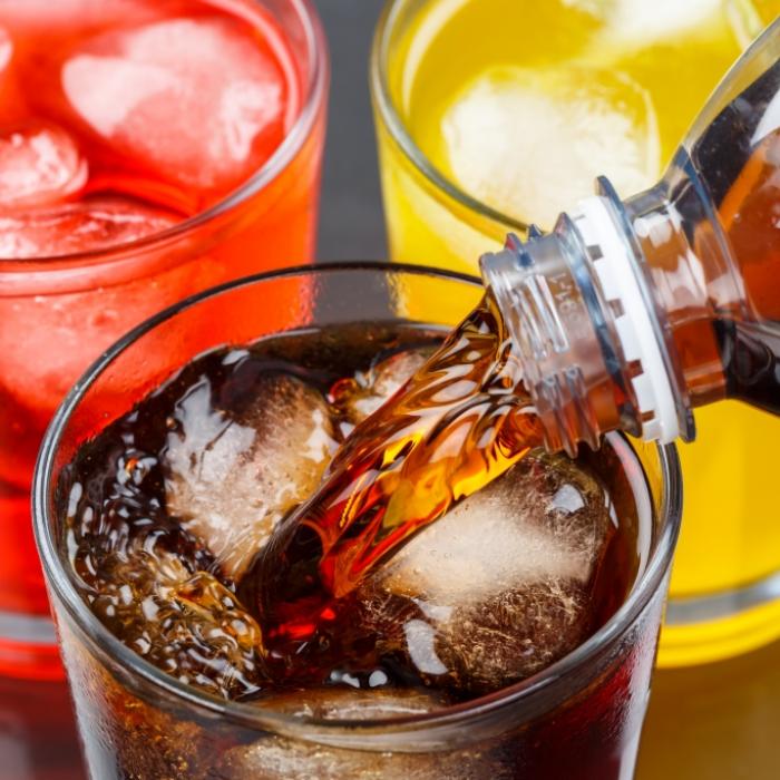 Wegen Plastikteilen! Hersteller ruft DIESE beliebte Limonade zurück