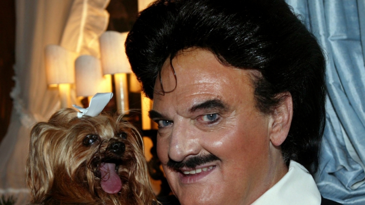 Modesch&ouml;pfer Rudolph Moshammer (1940 - 2005) und sein Hund Daisy waren zu Lebzeiten unzertrennlich. (Foto)