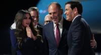 Donald Trumps Griechenland-Botschafterin Kimbelry Guilfoyle, hier neben dem griechischen Außenminister George Gerapetritis (Mitte) und US-Außenminister Marco Rubio (r.) gerät unter Druck.