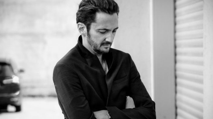 Schauspieler Jan Messutat hat sich sowohl am Theater und beim Film einen Namen gemacht und ist überdies als Filmcoach tätig.
