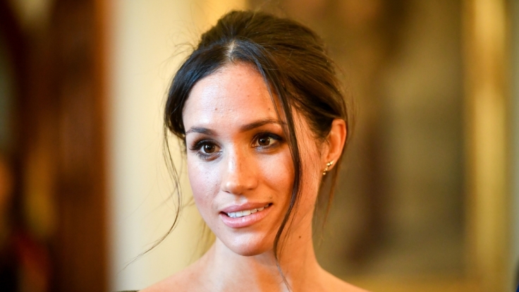 Meghan Markle fliegen die Herzen der Royal-Fans nur so zu - doch im Königshaus sorgt die 36-Jährige für ordentlich Zoff.