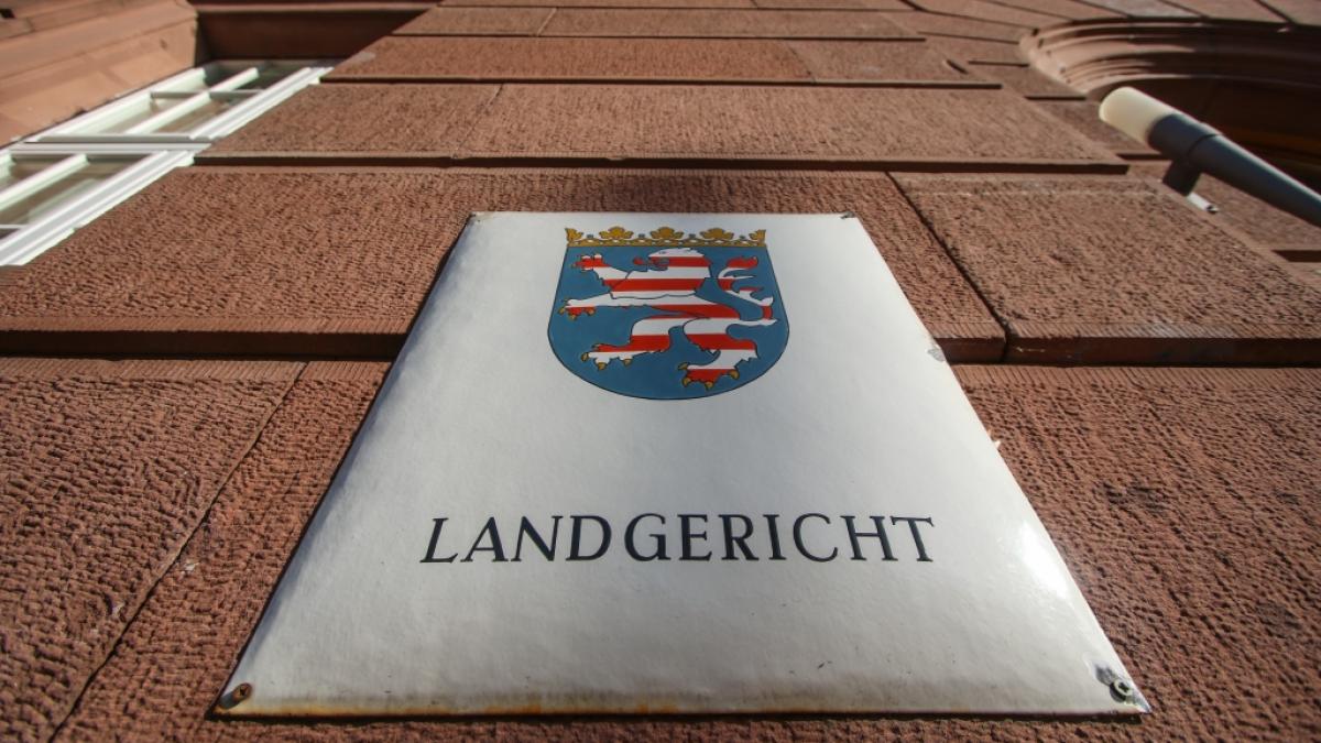 Am Landgericht Gie&szlig;en muss sich derzeit ein 40-J&auml;hriger verantworten, dem vorgeworfen wird, seine eigene Tochter im Alter von zw&ouml;lf Jahren vergewaltigt und geschw&auml;ngert zu haben. (Foto)
