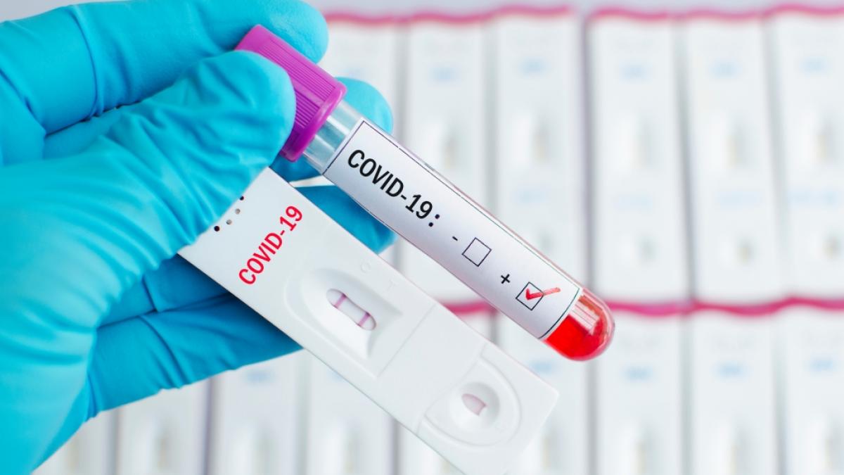 Nachtschwei&szlig; kann ein Anzeichen f&uuml;r eine Corona-Infektion sein. (Foto)