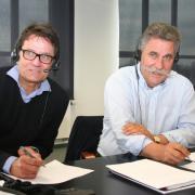 Dr. Uwe Schwokowski (li.) und Ludwig Hammel (re.) teilten ihr medizinisches Fachwissen mit interessierten Anrufern beim Lesertelefon.