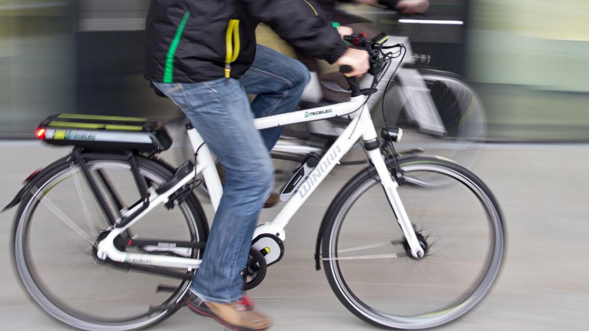 Ein Unfall mit einem Elektrofahrrad kostete Kenny DeForest das Leben - der Comedian starb mit nur 37 Jahren (Symbolfoto). (Foto)