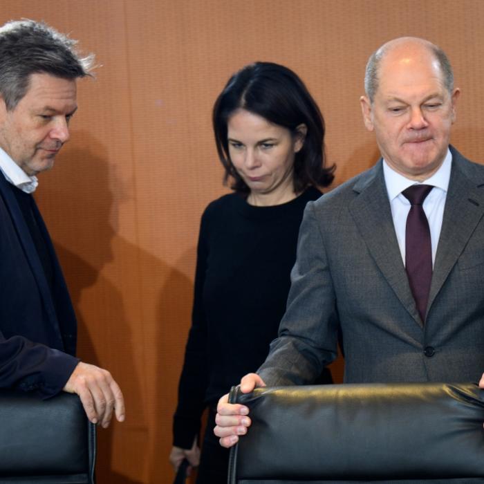 Vernichtendes Urteil für den Kanzler, Grüne erleben Aufwind