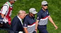 Präsident Donald Trump im Gespräch mit den US-Golfern Bryson DeChambeau und Ben Griffin (v.l.) beim Ryder Cup - das amerikanische Team hat das Turnier gegen Europa verloren.
