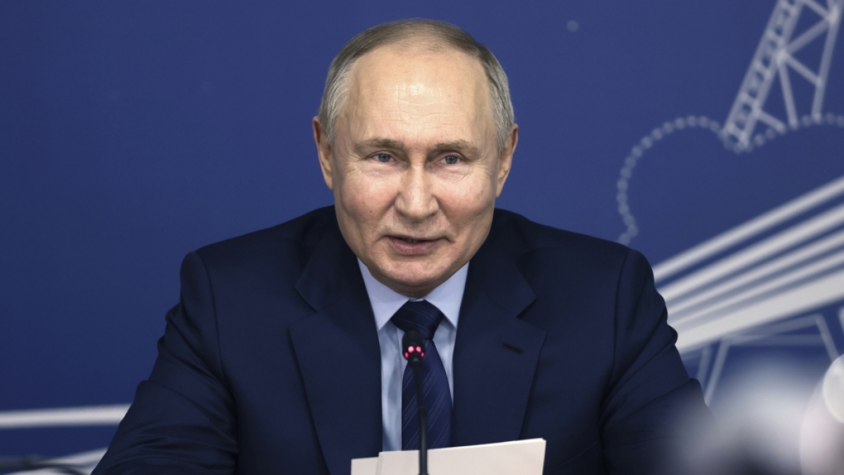 Wladimir Putin zeigte sich nach dem UFC-Sieg von Chabib Nurmagomedow angeblich &auml;u&szlig;erst gener&ouml;s. (Foto)