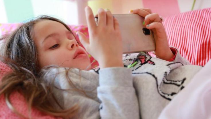 Um teure In-App-Käufe zu verhindern, sollten die richtigen Einstellungen ausgewählt werden.