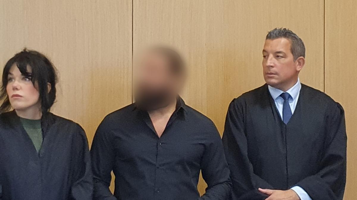 F&uuml;r eine Reihe von Straftaten quer durch das Strafgesetzbuch muss sich ein mutma&szlig;licher "Loverboy" seit dem 1. August 2023 vor dem D&uuml;sseldorfer Landgericht verantworten. (Foto)