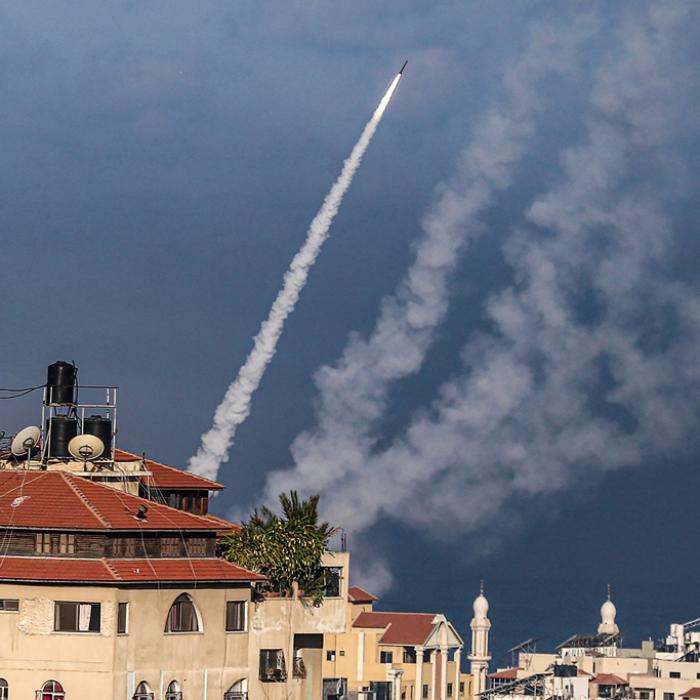 RTL-Reporterin muss im Live-TV vor Raketenangriff fliehen