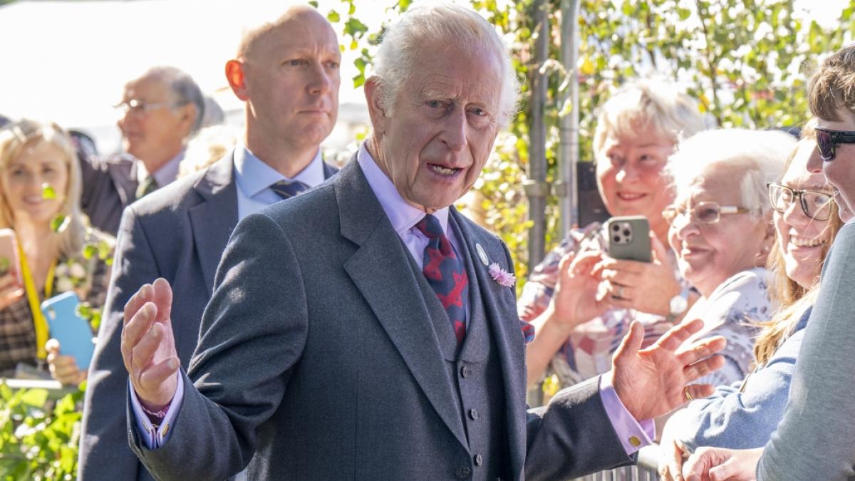 K&ouml;nig Charles III. geriet wegen einer Stellenausschreibung, f&uuml;r die weniger als der Mindestlohn geboten wurde, ins Kreuzfeuer der Kritik. (Foto)