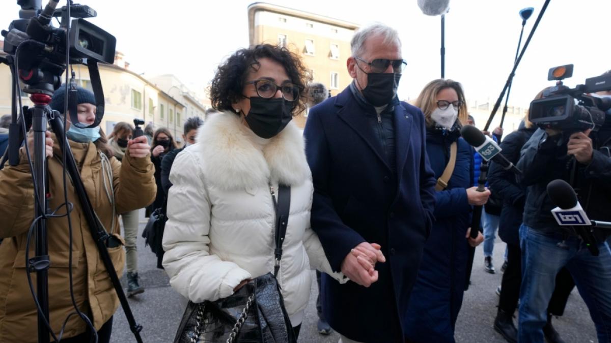 Ihr schwerster Gang: Nadia und Raffaele Nedrotti, die Eltern der bei dem Motorboot-Unfall get&ouml;teten Greta, kommen zum Gerichtsprozess in Brescia. (Foto)