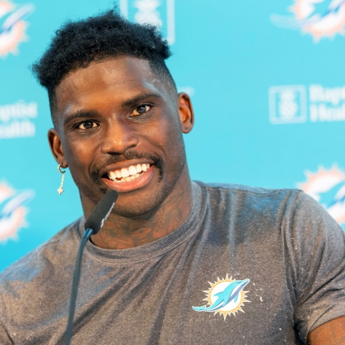 Tyreek Hill gewährt Einblicke in seine Verletzungsrehabilitation in Video während der NFL-Offseason, 'wiedergeboren'