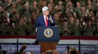 Vor US-Soldaten und Militärangehörigen auf der USS George Washington auf dem US-Marine-Stützpunkt Yokosuka zog Donald Trump eine knapp einstündige martialische Show ab und beschwor die Stärke der US-Marine.